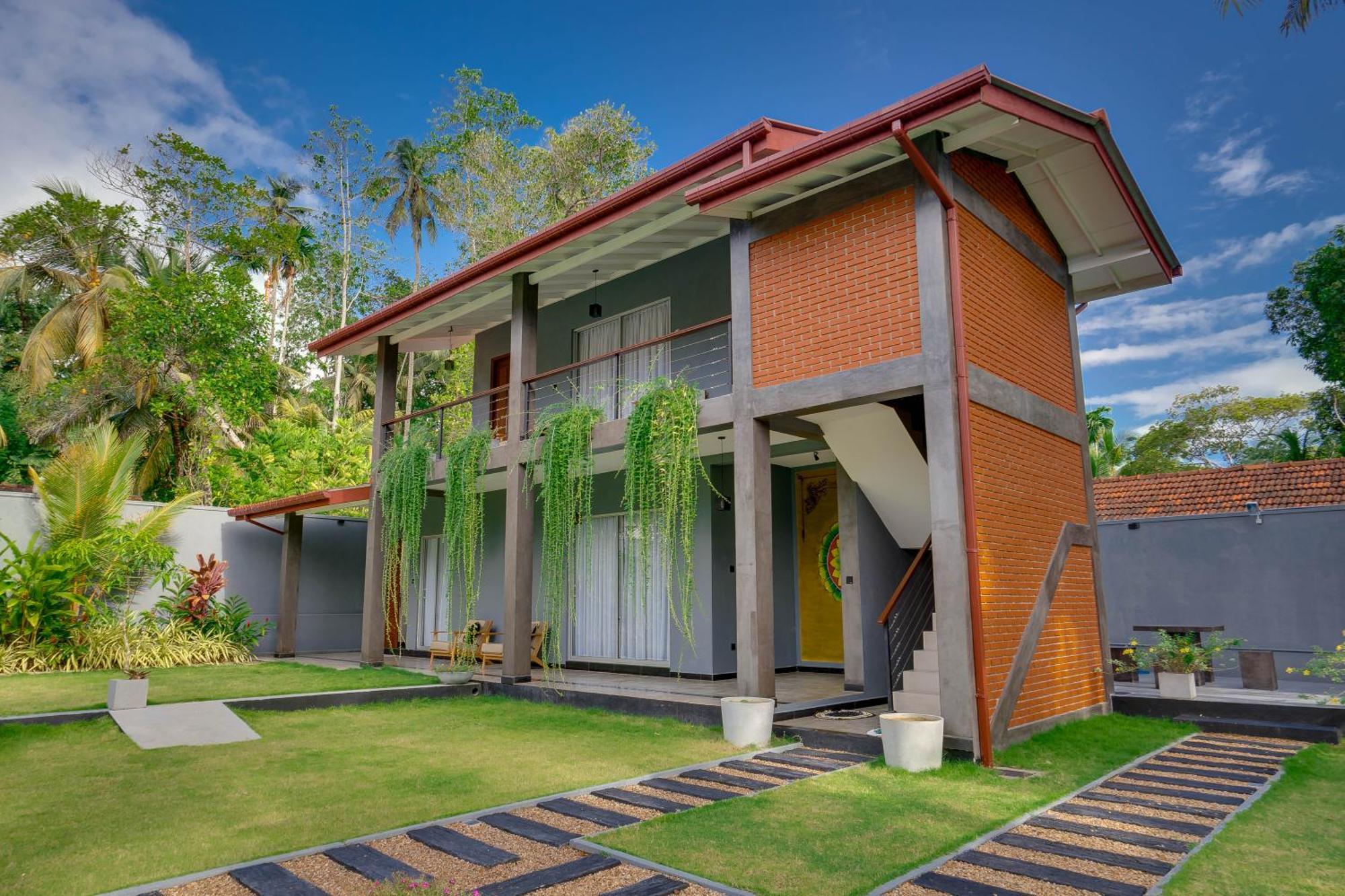 Hasthri Boutique Red Chalet In Ahangama With Pool Near Beach Экстерьер фото